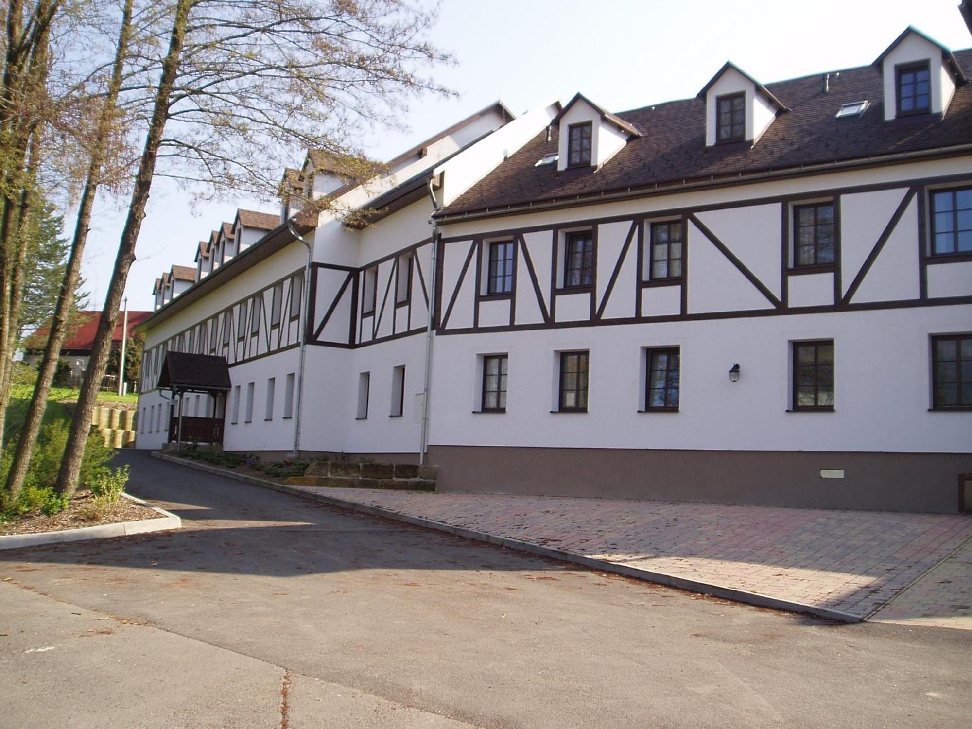 Restaurace A Penzion Ceska Hospoda Heřmanice Exterior foto